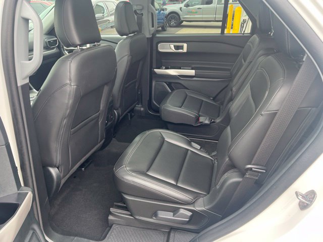 Used 2024 Ford Explorer XLT w/ Equipment Group 202A AWD/4WD image 14