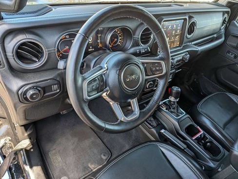 Used 2023 Jeep Wrangler Unlimited Sahara w/ Cold Weather Group AWD/4WD image 10