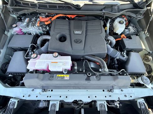 Used 2024 Toyota Sequoia Limited w/ Tow Technology Package AWD/4WD image 4