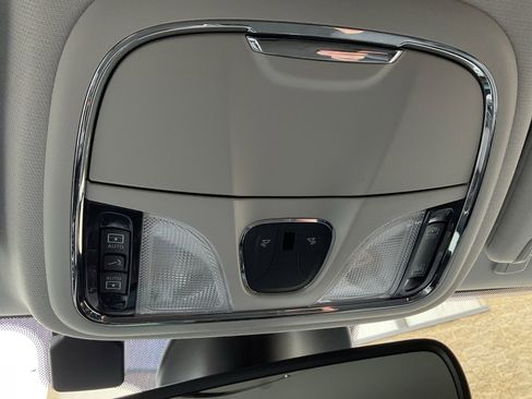 Used 2022 Jeep Cherokee Limited image 27