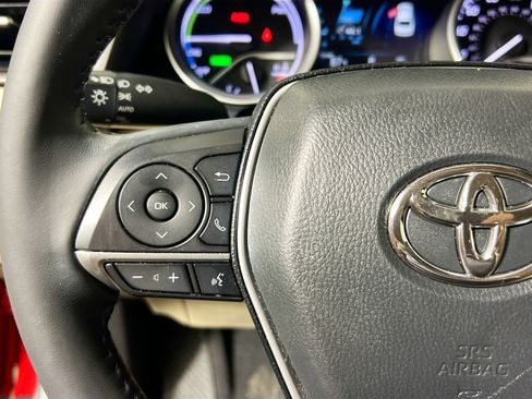 Used 2024 Toyota Camry XLE FWD image 12