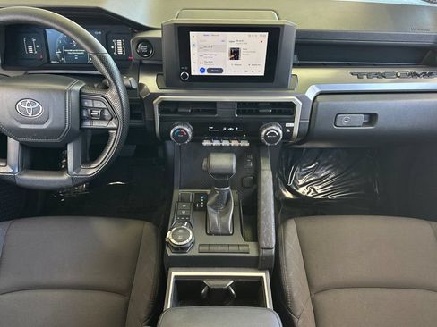 Used 2025 Toyota Tacoma SR5 AWD/4WD image 14