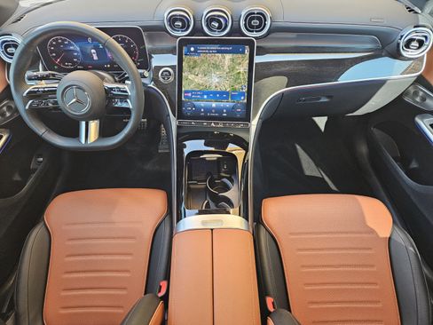 Used 2025 Mercedes-Benz GLC 300 image 21
