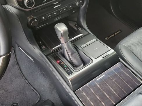 Used 2022 Lexus GX 460 Luxury w/ Accessory Package AWD/4WD image 29