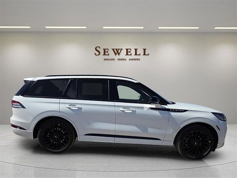 New 2026 Lincoln Aviator Reserve w/ Luxury Package image 5