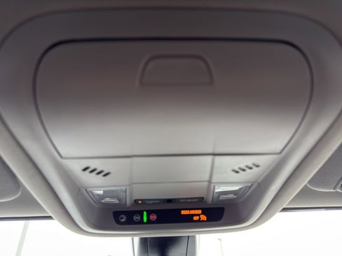 Used 2023 GMC Acadia SLE w/ Driver Convenience Package image 24