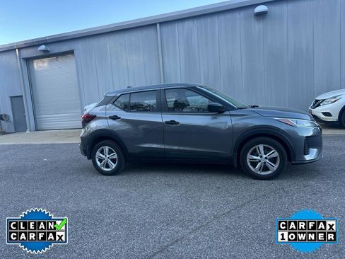 Used 2023 Nissan Kicks S image 2