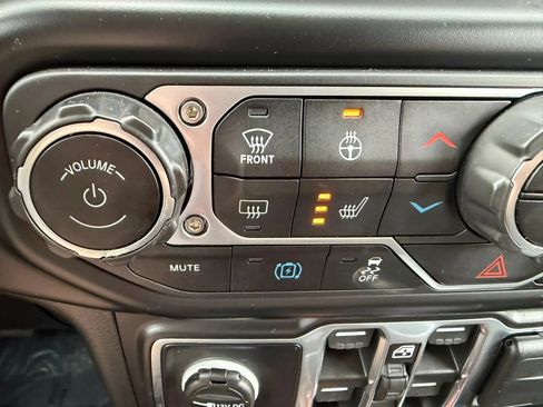 Used 2023 Jeep Wrangler Unlimited w/ Cold Weather Group AWD/4WD image 25