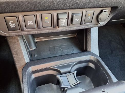 Used 2023 Toyota Tacoma TRD Off-Road image 9