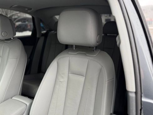 Used 2018 Audi A4 2.0T Premium w/ Convenience Package image 9