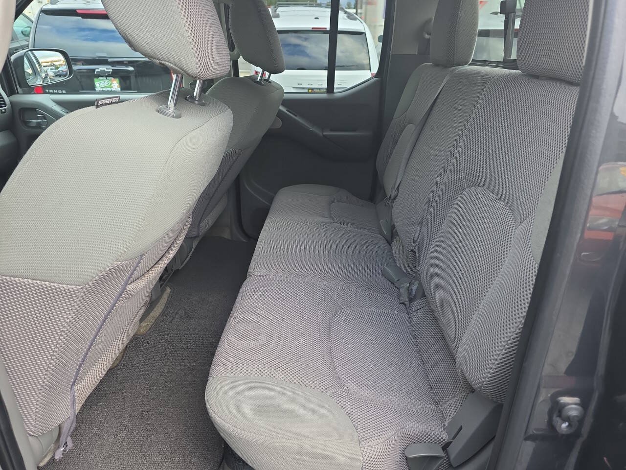 Used 2015 Nissan Frontier SV w/ SV Value Truck Package RWD image 13