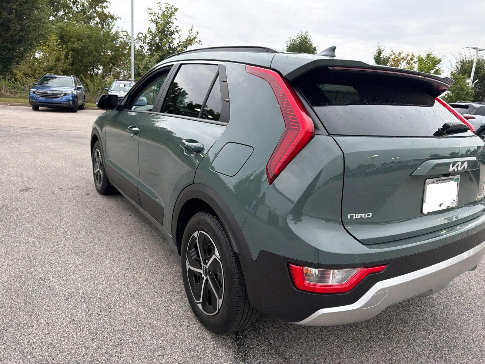 Used 2024 Kia Niro EX FWD image 7
