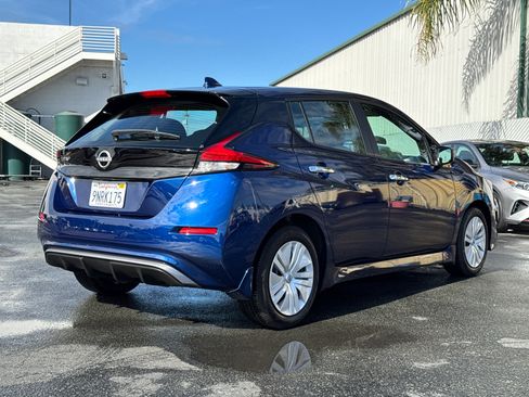Used 2025 Nissan Leaf S image 12