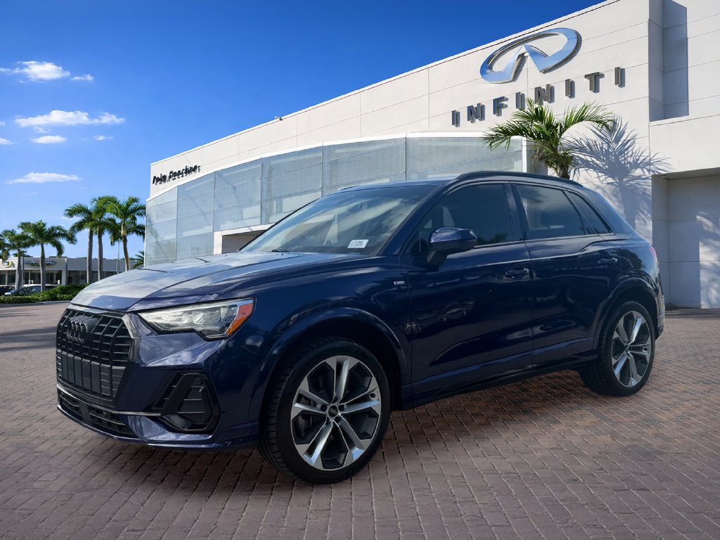 Used 2021 Audi Q3 2.0T Premium w/ Convenience Package AWD/4WD image 3