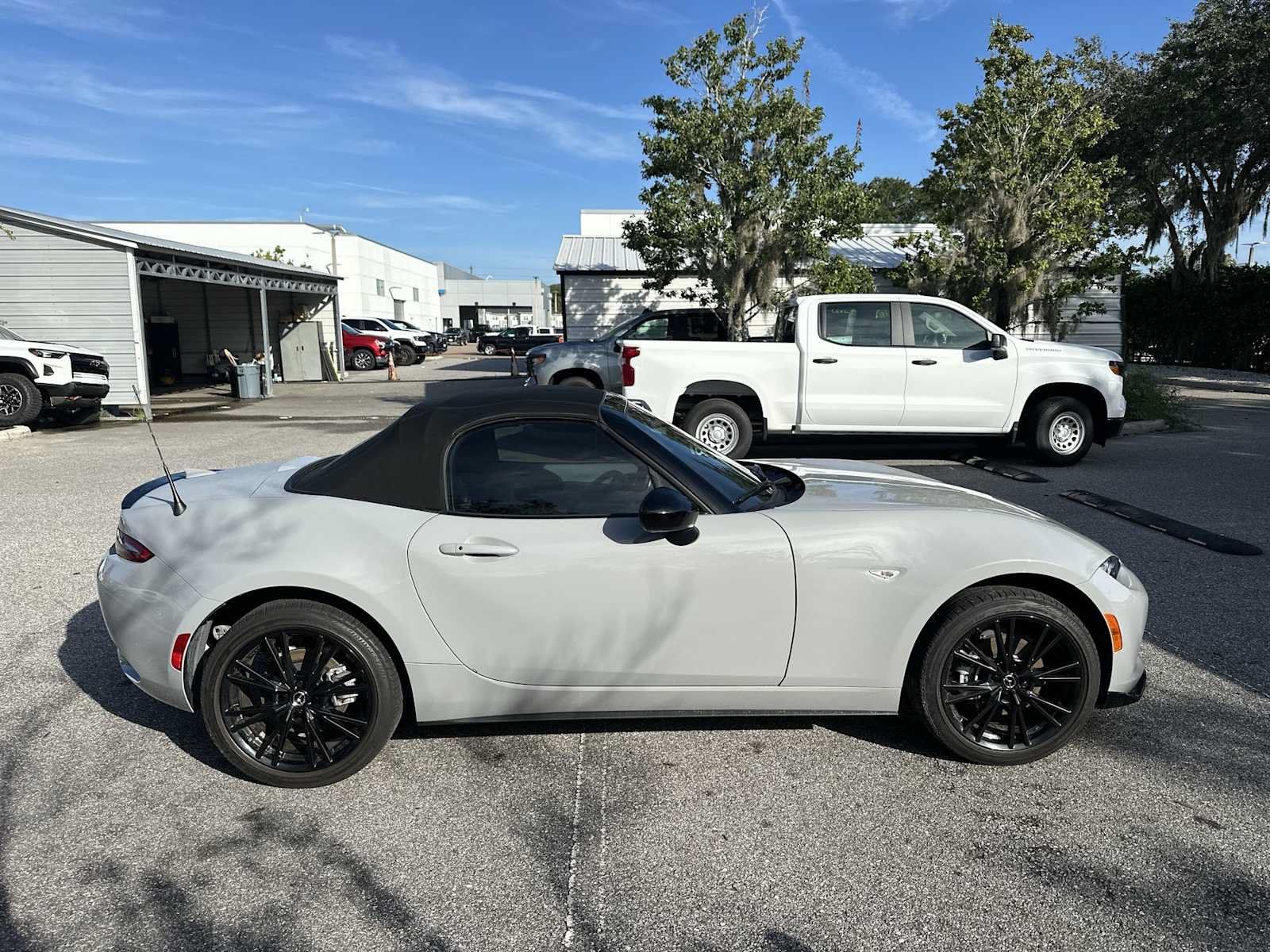 Used 2025 MAZDA MX-5 Miata Club w/ Interior Package RWD image 7