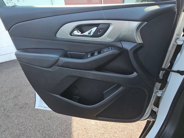 Used 2023 Chevrolet Traverse LT FWD image 24