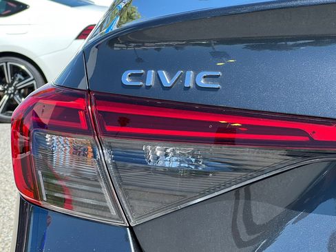 Used 2023 Honda Civic EX image 12