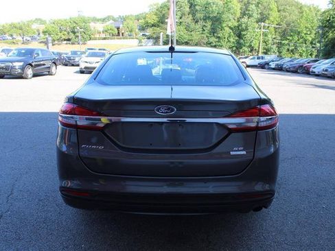 Used 2016 Ford Fusion SE w/ Equipment Group 202A FWD image 4