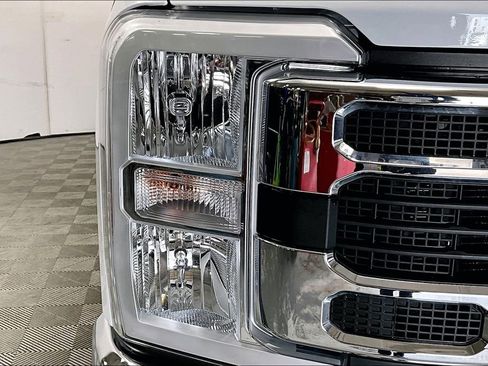 Used 2024 Ford F250 XLT image 28