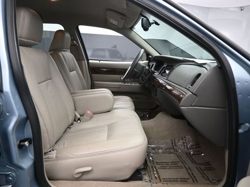 Used 2009 Mercury Grand Marquis LS RWD image 24