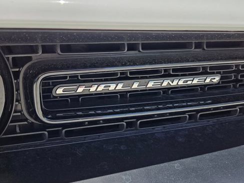 Certified 2018 Dodge Challenger SRT RWD image 9