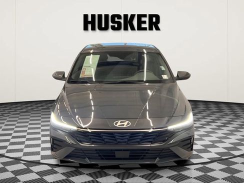 Used 2025 Hyundai Elantra SEL FWD image 3