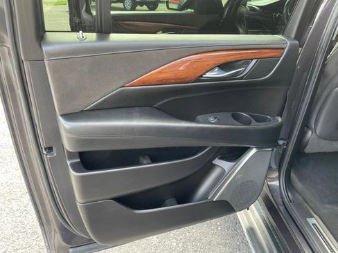 Used 2016 Cadillac Escalade ESV Luxury image 22