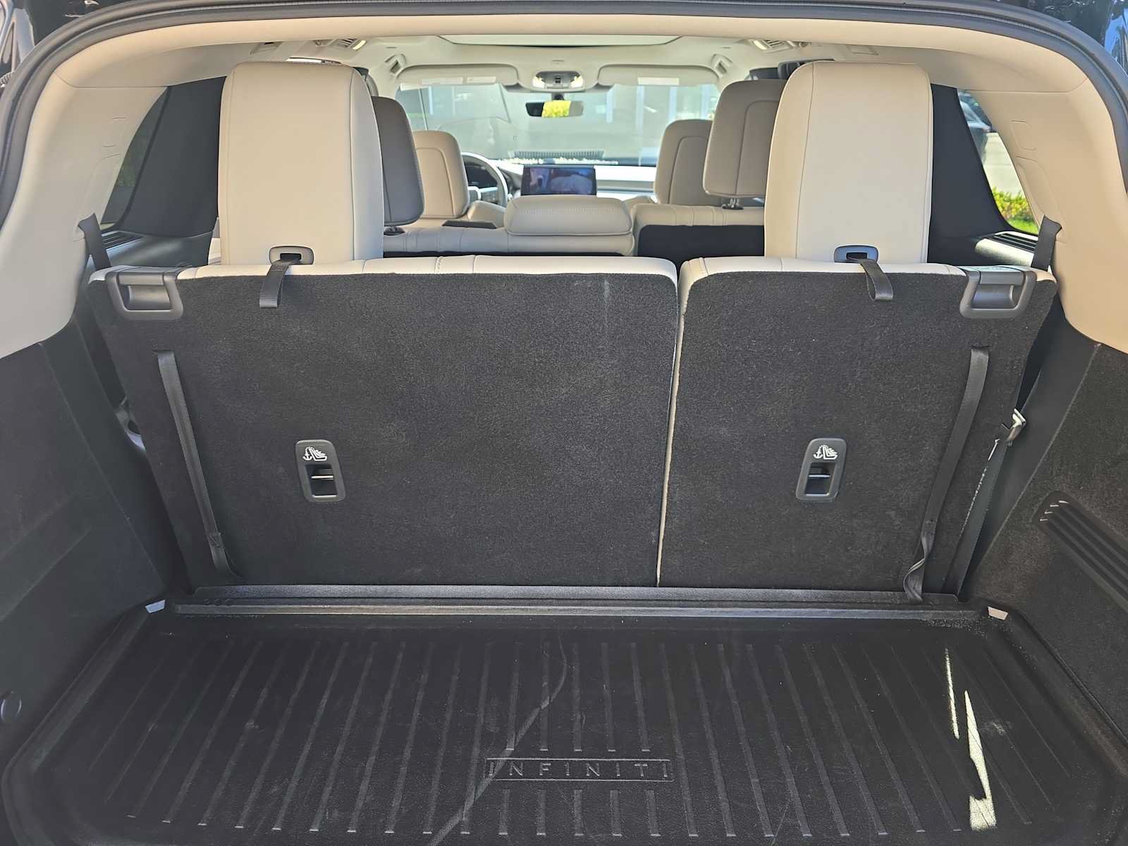 Certified 2026 INFINITI QX60 Luxe w/ Cargo Package FWD image 6