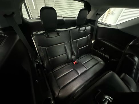 Used 2021 Ford Explorer Limited w/ Equipment Group 301A AWD/4WD image 19