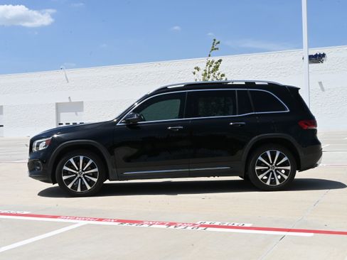 Used 2022 Mercedes-Benz GLB 250 4MATIC image 6