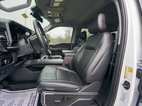 Used 2023 Ford F250 Lariat w/ Black Appearance Package image 26