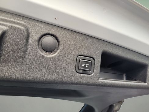 Used 2019 Chevrolet Equinox LT image 29