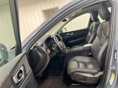 Used 2023 Volvo XC60 B5 Plus FWD image 21