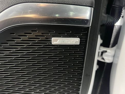 Used 2024 Chevrolet Traverse RS image 28