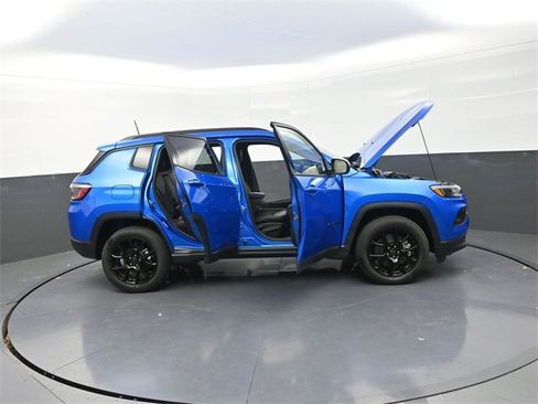 New 2026 Jeep Compass Latitude image 32