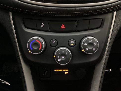 Used 2018 Chevrolet Trax LT w/ LT Convenience Package image 35