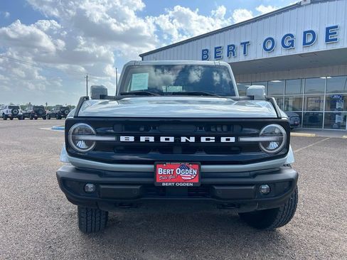Used 2024 Ford Bronco Outer Banks AWD/4WD image 2