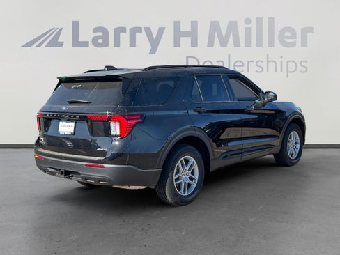 New 2026 Ford Explorer Active AWD/4WD image 5