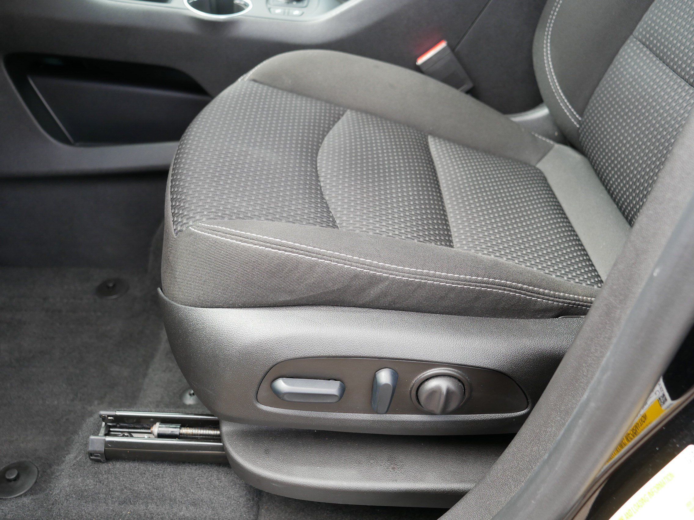 Used 2023 GMC Terrain SLE w/ Driver Convenience Package AWD/4WD image 20
