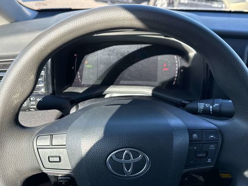 Used 2025 Toyota Camry LE image 24