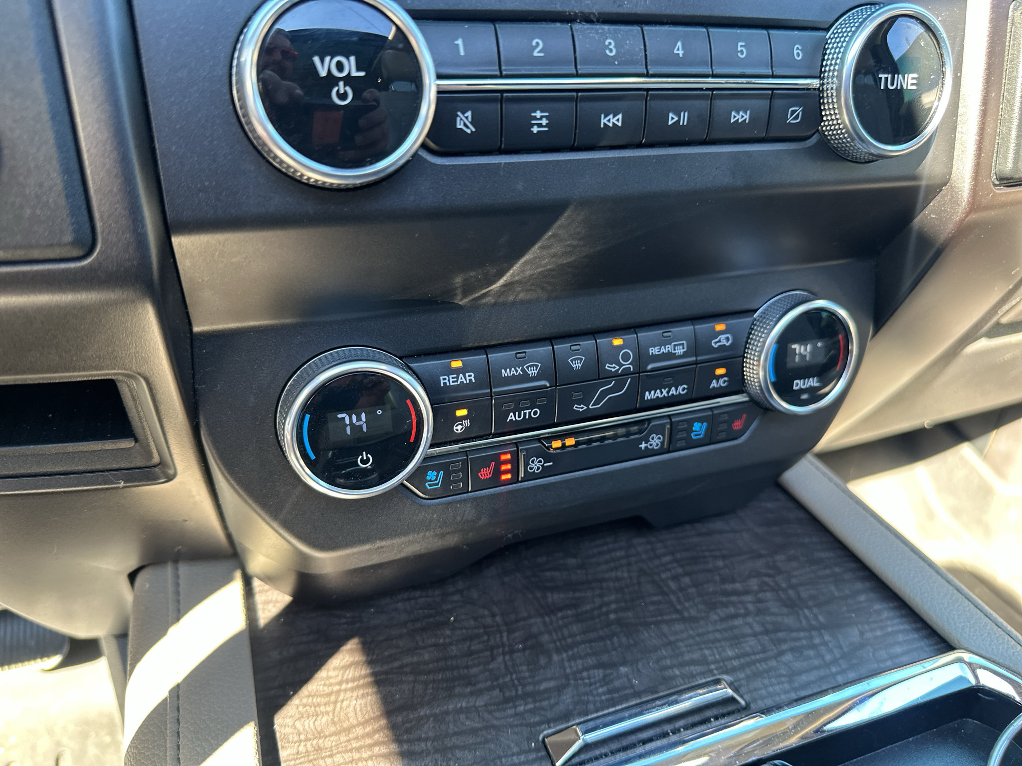 Used 2019 Ford Expedition Max Limited w/ Equipment Group 301A RWD image 29
