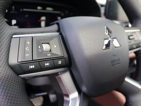 New 2025 Mitsubishi Outlander SEL image 14