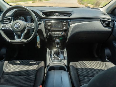 Used 2018 Nissan Rogue Sport S FWD image 19