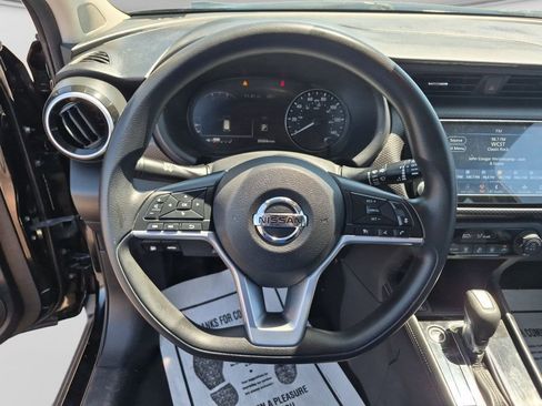 Used 2021 Nissan Kicks SV FWD image 28