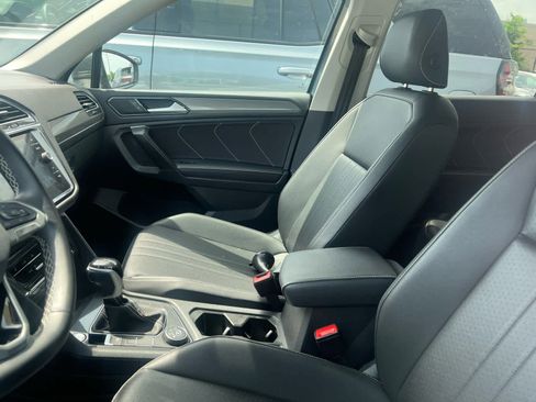 Used 2024 Volkswagen Tiguan SE AWD/4WD image 6