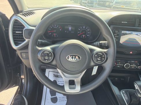 Used 2021 Kia Soul LX FWD image 14