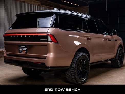 Used 2025 Lincoln Navigator Black Label AWD/4WD image 10