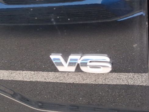 Used 2023 Toyota Tacoma TRD Off-Road image 36