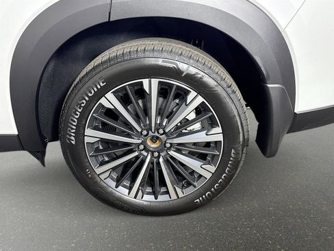 New 2026 Nissan Pathfinder Platinum AWD/4WD image 32