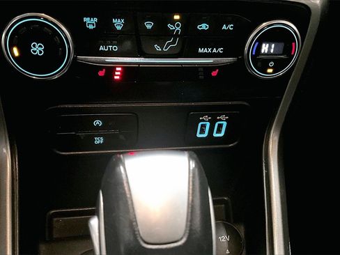 Used 2019 Ford EcoSport SE w/ SE Convenience Package image 15